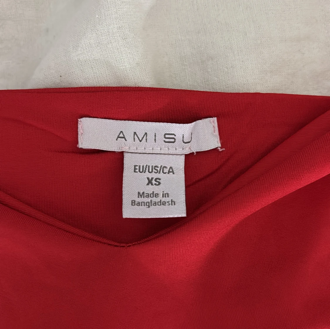 Röd croppad linnetopp från New Yorker  - 2