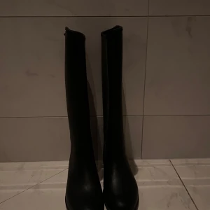 Stövlar med klack - Jag har använt dem till ridning! Men passar perfekt som vanliga gummistövlar också då de är så sköna! 