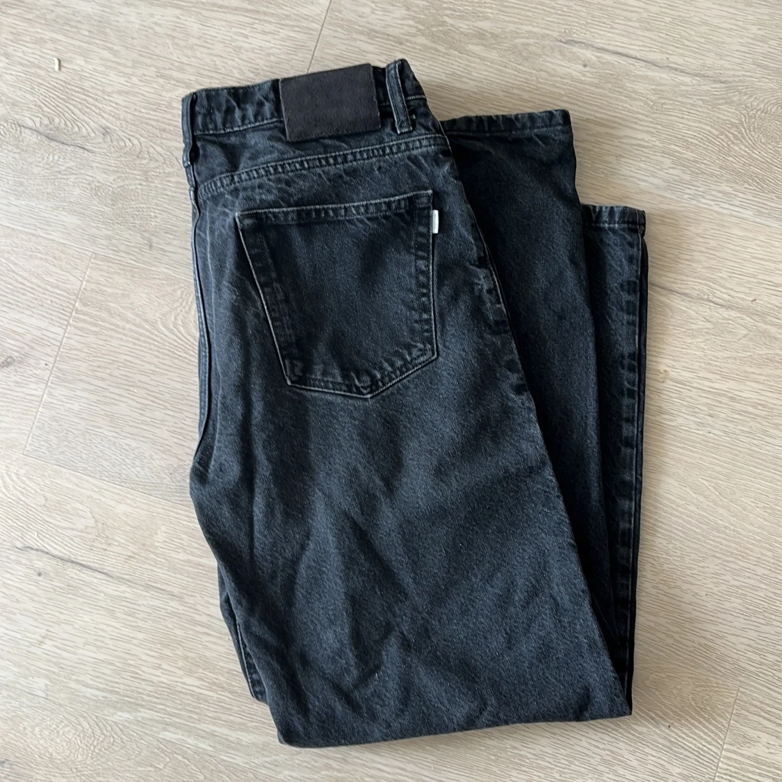 Svarta jeansbyxor från Woodbird - 1