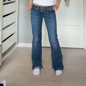 Lågmidjade jeans - Jätte snygga säljer bara då jag har flera liknande!💕 