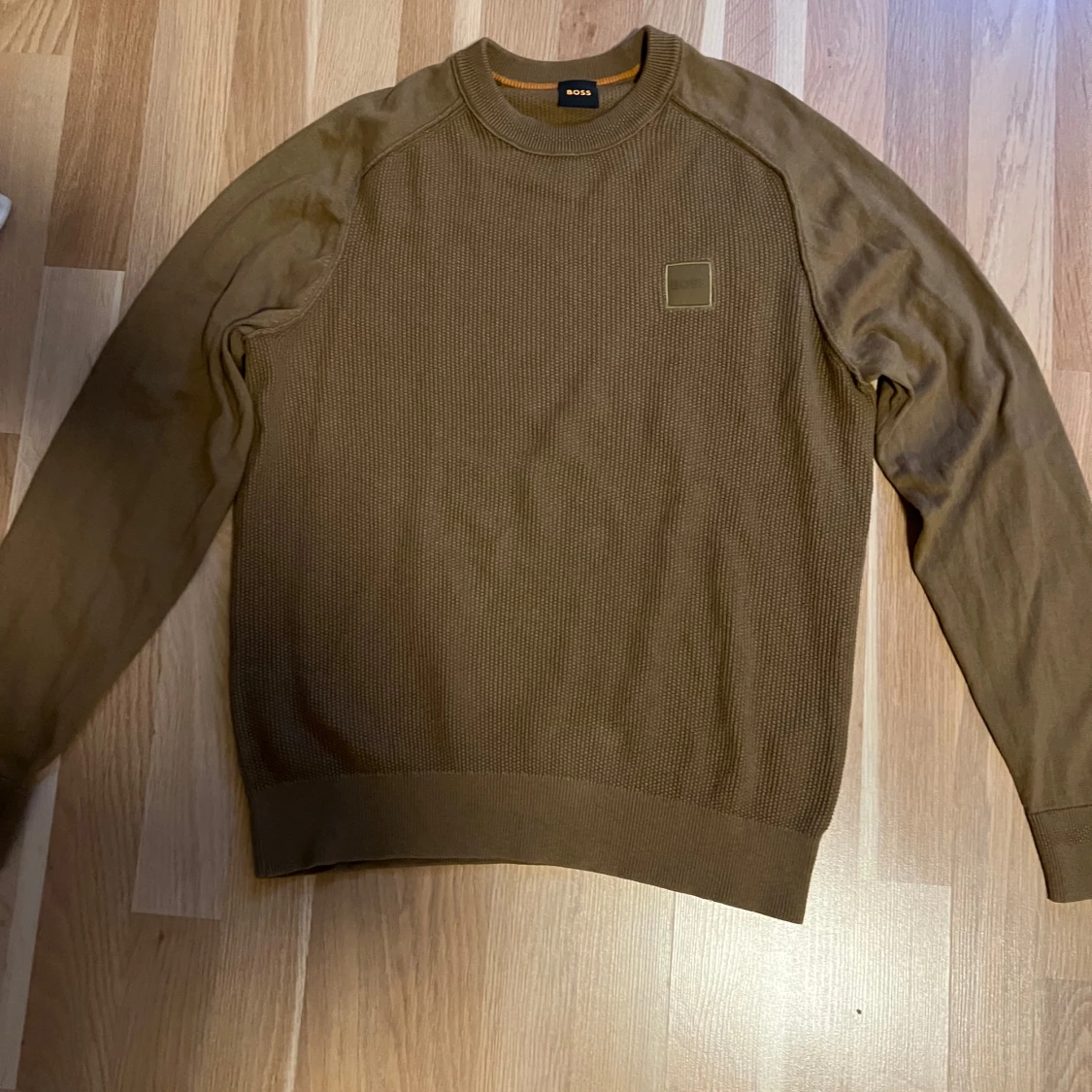 Brun stickad tröja från BOSS