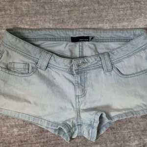 Lågmidjade jeansshorts - Sjukt snygga !!😽😽