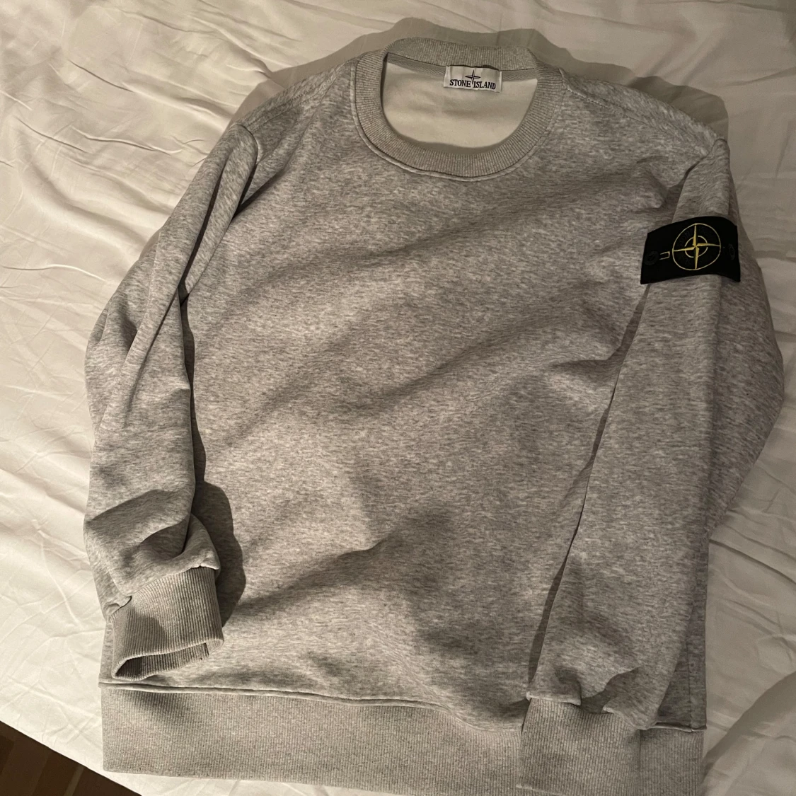 Grå sweatshirt från Stone Island - 1