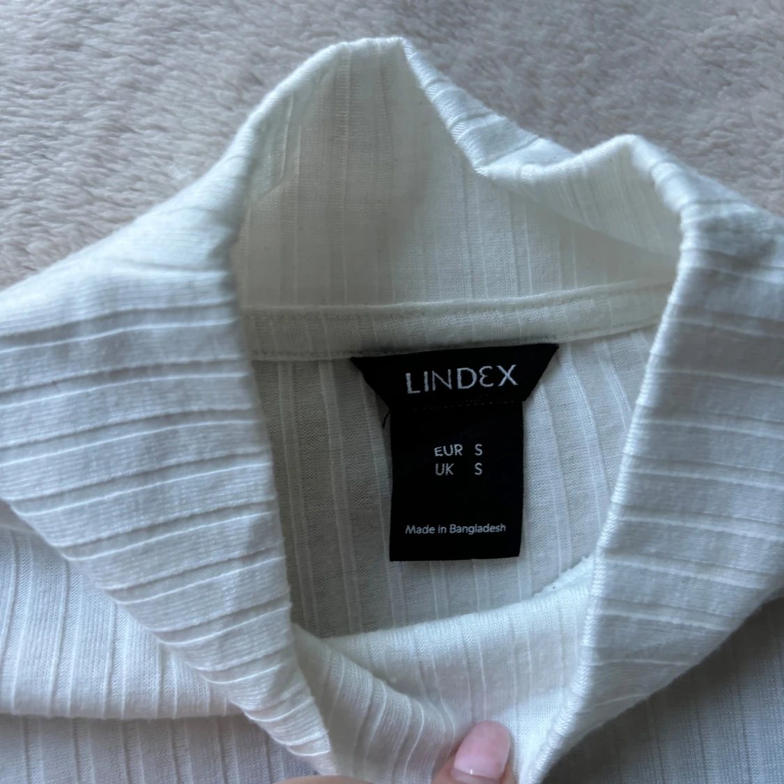 Vit ribbad polotröja från Lindex - 2