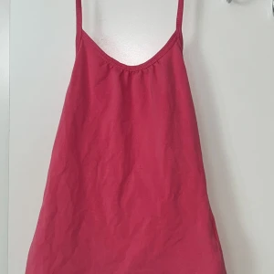 Halter neck - Supersnygg halter neck top från H&M Young, storlek 146 men passar större storlekar också! (xxs)