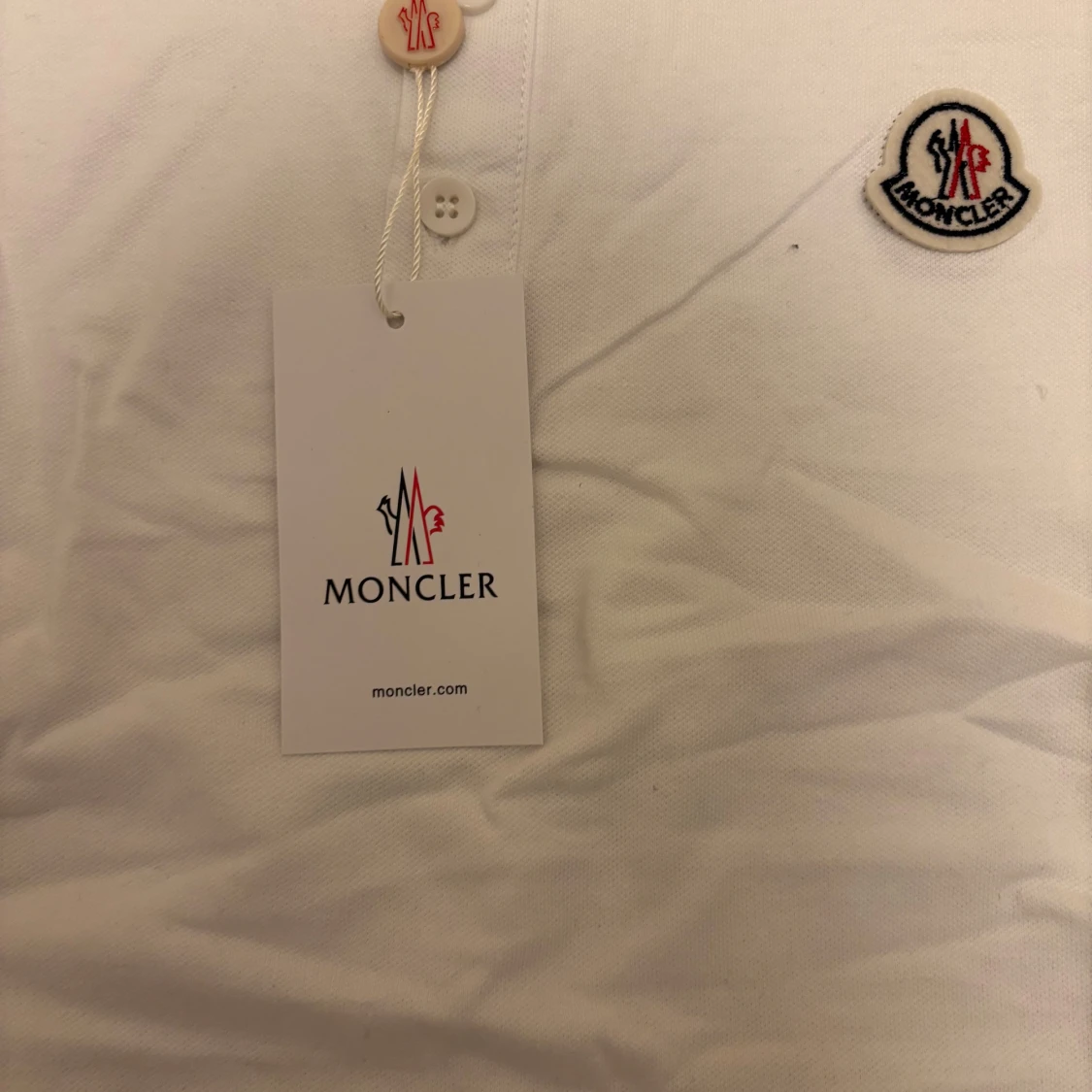 Vit Moncler pikétröja med ränder - 3