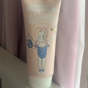 Elizavecca Moisture Whitening Cream - A Korean instant brightening cream that provides immediate skin lightening and gentle hydration, with enhanced brightening effects when used regularly. The cream is still almost new , I’ve only used a small amount