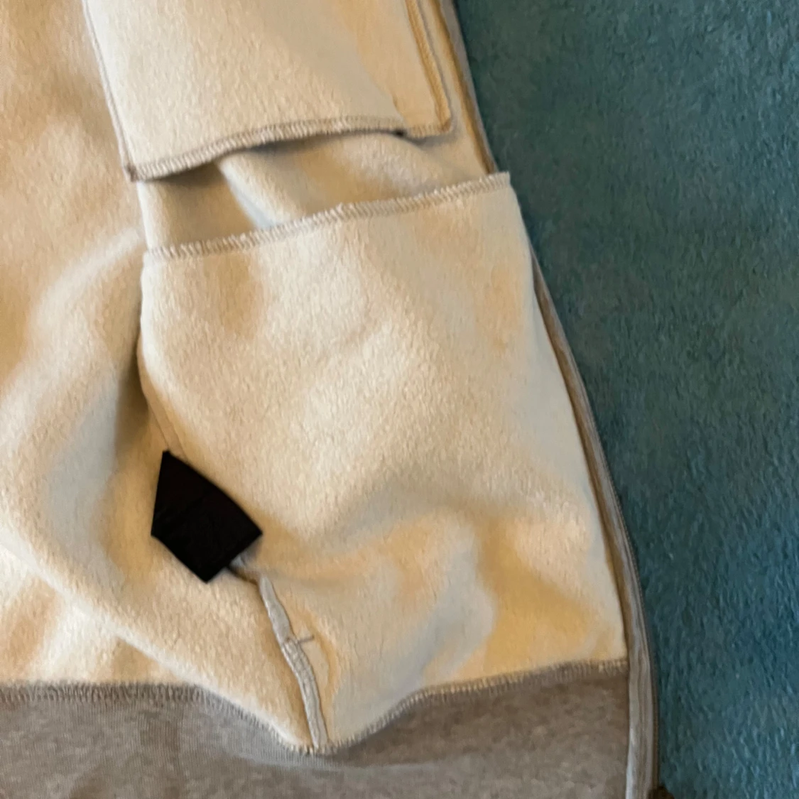 Grå hoodie från Sail Racing - 2