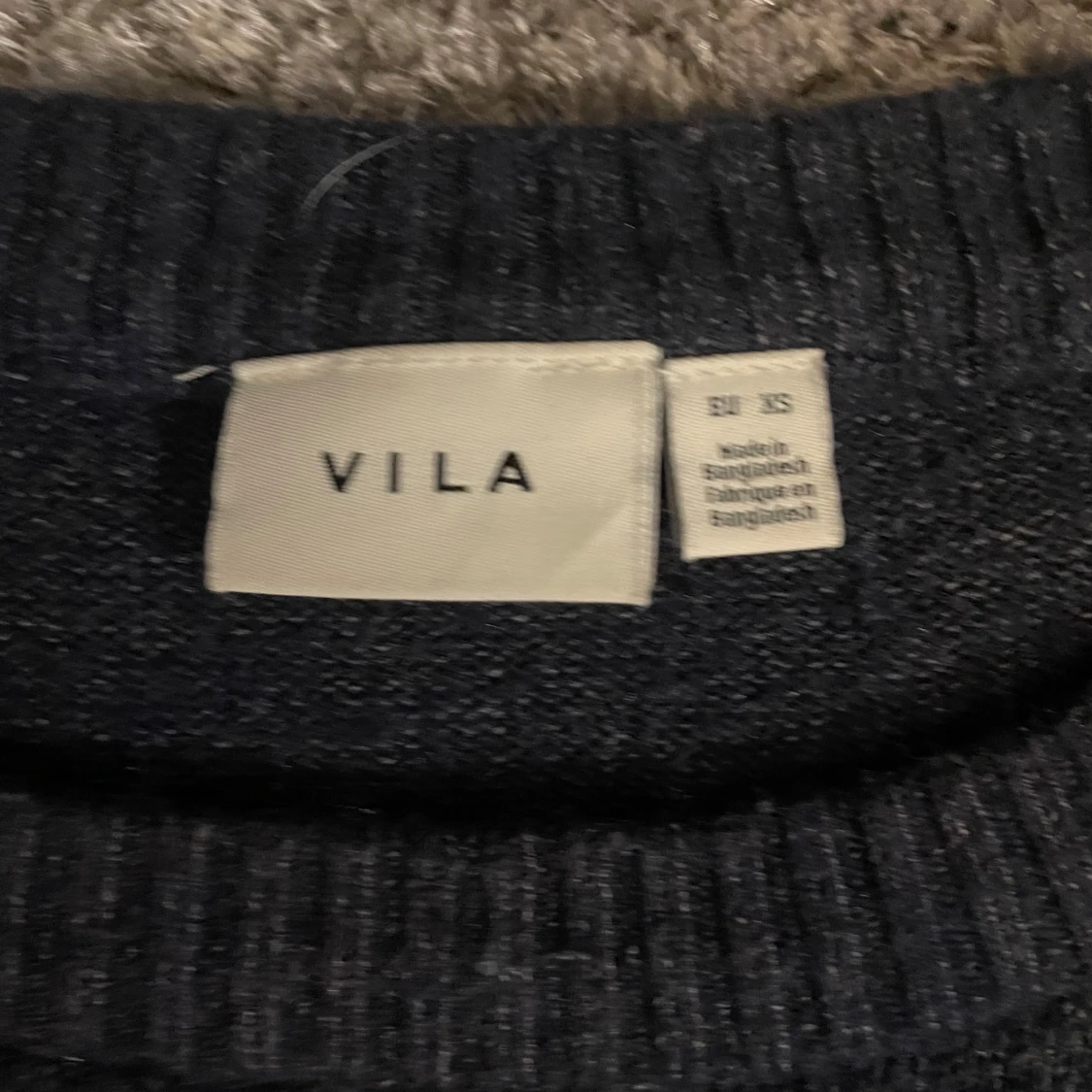 Mörkblå stickad tröja från VILA - 1