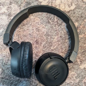 JBL headphones  - Bra skick nästan aldrig anväd