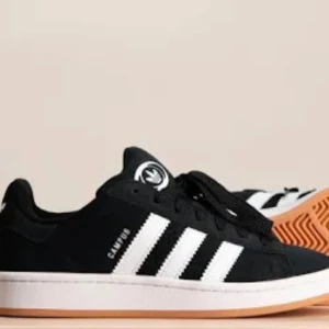 Svarta Adidas Campus sneakers - Inte så använda och nya. Fina inte skitiga 