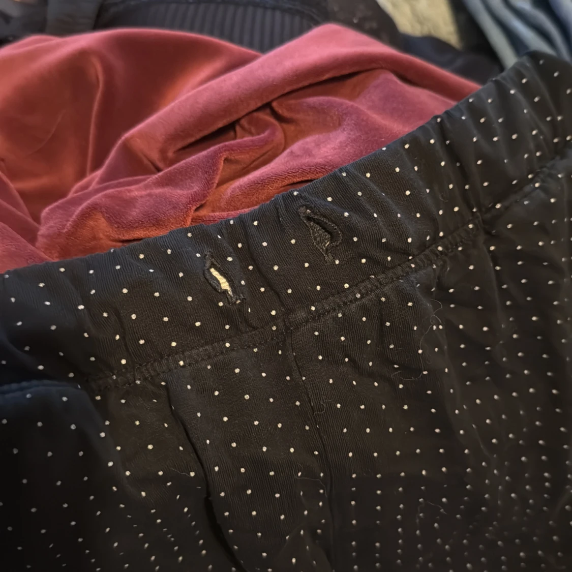 Svarta prickiga shorts från Basic U - 3