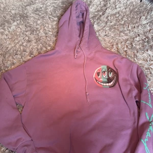 Hoodie - Använd typ en gång inga defekter.