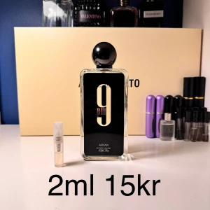Afnan 9PM samples - Säljer samples på Afnan 9PM här kommer priserna per ML. 5ml=29kr,   3ml=19kr,   2ml=15kr