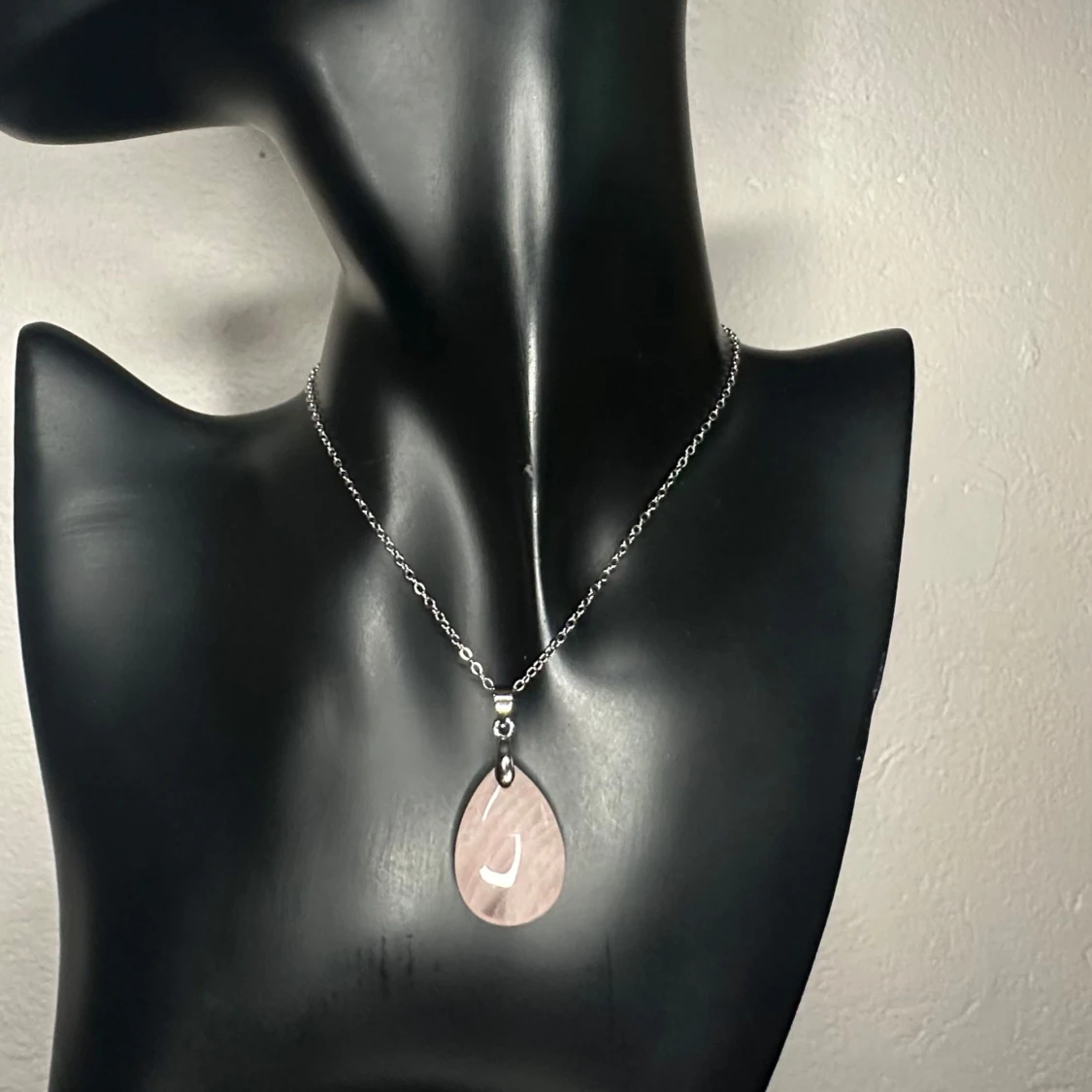 Nytt halsband i rostfritt stål med äkta rosenkvarts – Ädelsten för kärleken & harmoni - 1