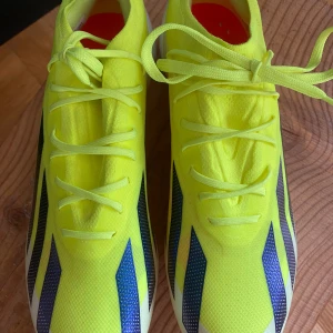 Adidas X Crazyfast fotbollsskor  - !NYKÖPTA! Säljer dessa crazyfast x adidas elite helt oanvända ny pris 3000kr!!!! skriv om du har några funderingar  