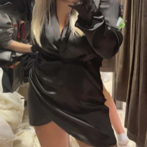  Zara klänning  - Storlek XS knappt använd 