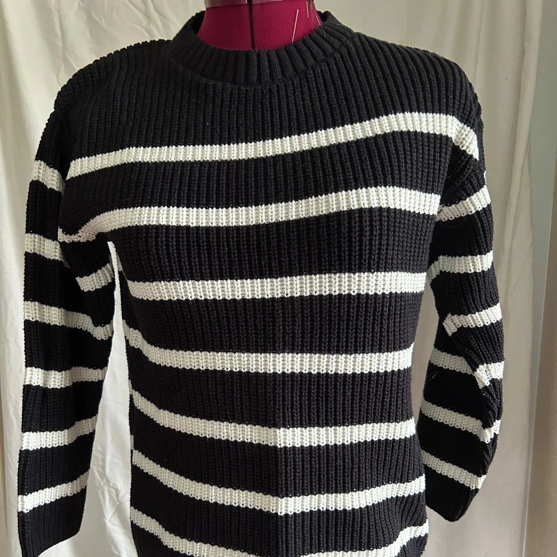 Svartvit randig stickad tröja H&M