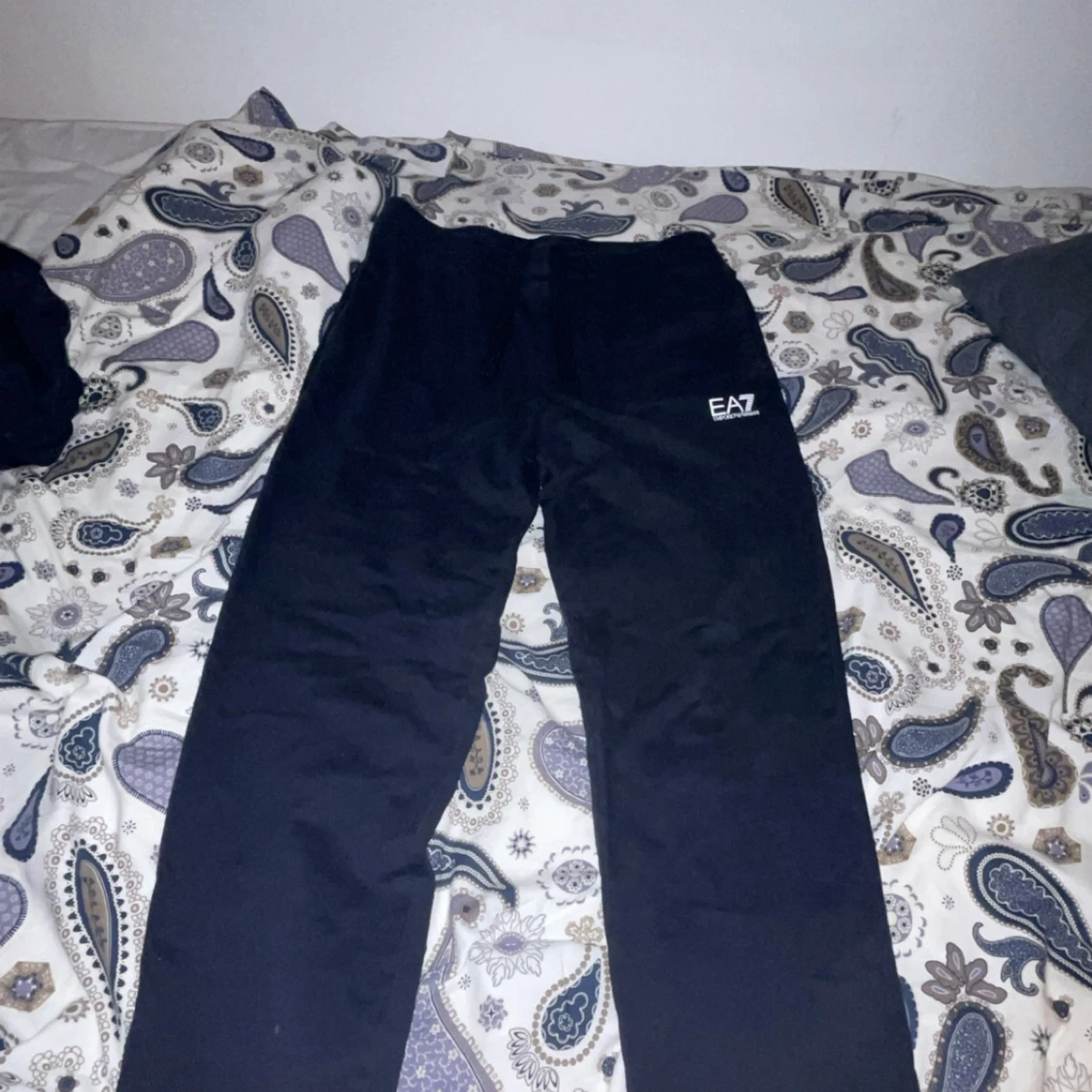 Svarta mjukisbyxor från EA7 Emporio Armani