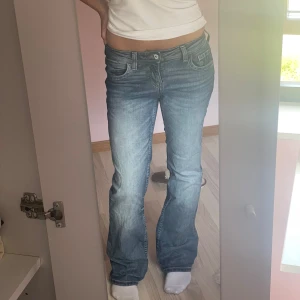 Bootcut jeans - Såå snygga lågmidjade vintage bootcut jeans 🤍