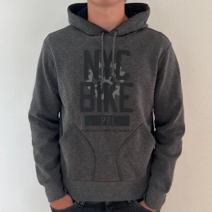 Ralph Lauren Hoodie - - Condition: 9/10 - Color: Dark Gray  - Size: M - Retail price: 2499 SEK