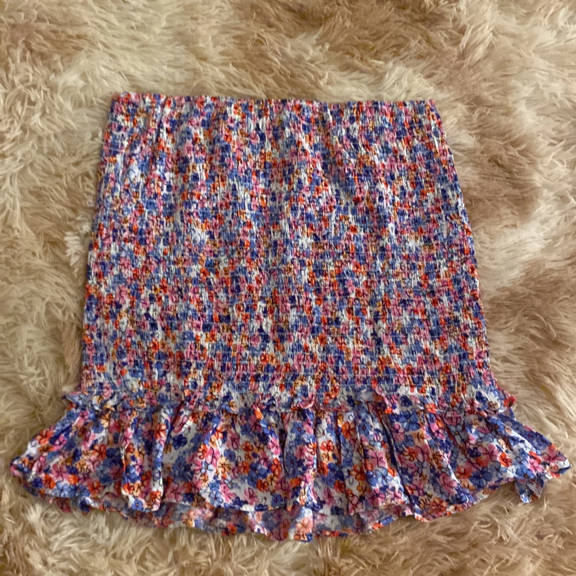 Blommig volangkjol från FB Sister