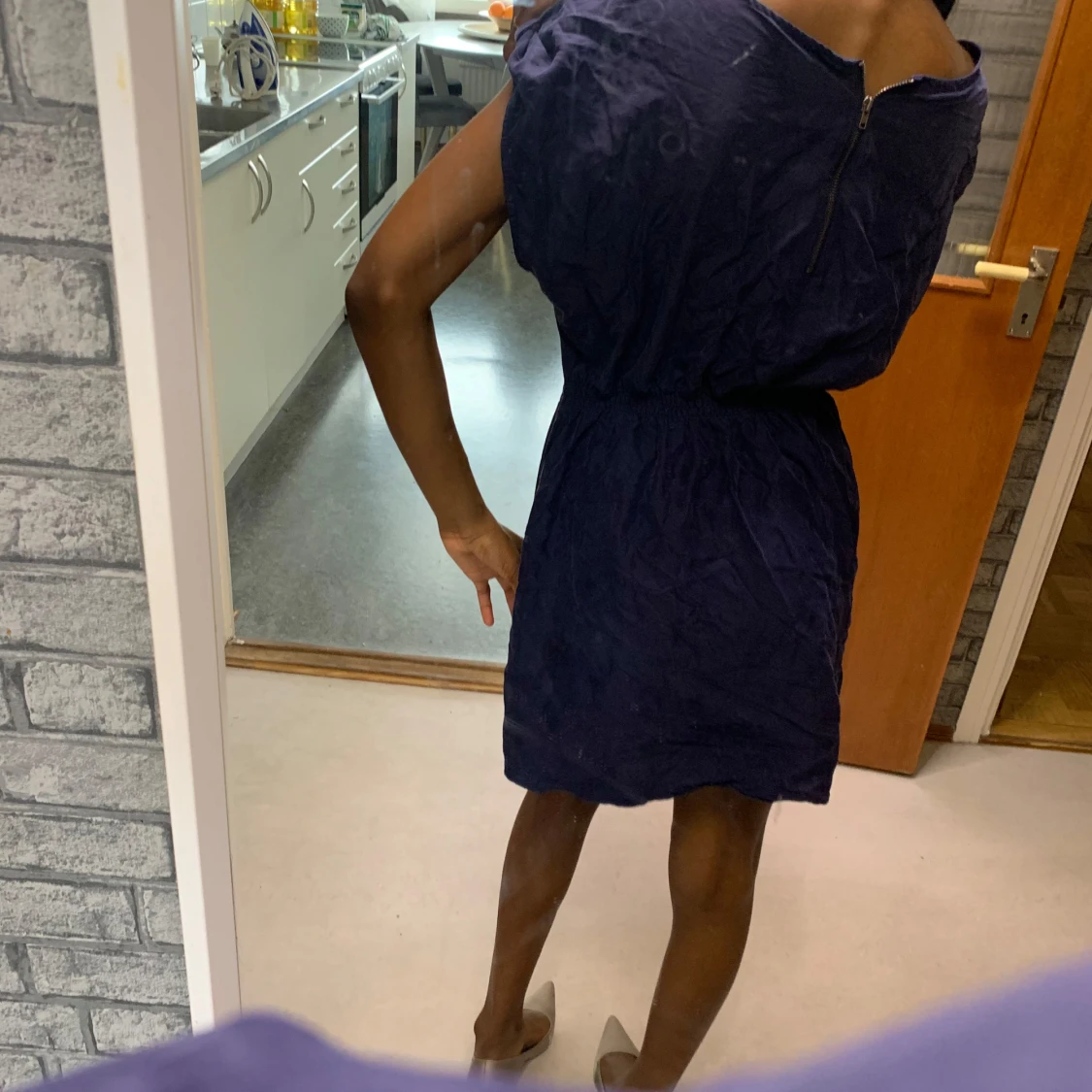 Mörkblå kortklänning med dragkedja - 3