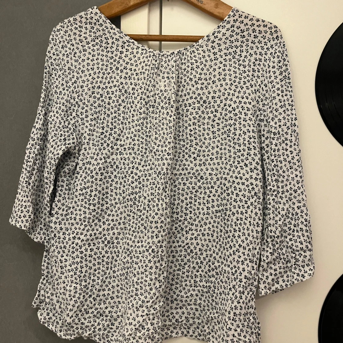 Söt blommig blus  - 1