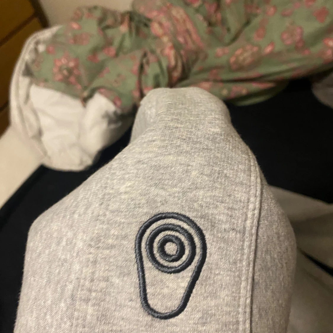 Grå hoodie från Sail Racing - 3