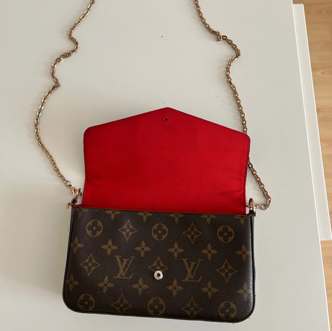 Axelväska med kedja - 2