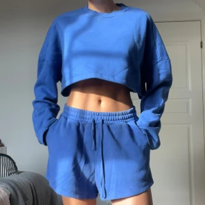 LXA mjukis set - Säljer ett superfint mjukis set från LXA! Det är i gott skick! Däremot har sömmen på det ena snöret gått upp men går att sy lätt! Går att köpa ihop eller var för sig🙌🏻Pris kan diskuteras