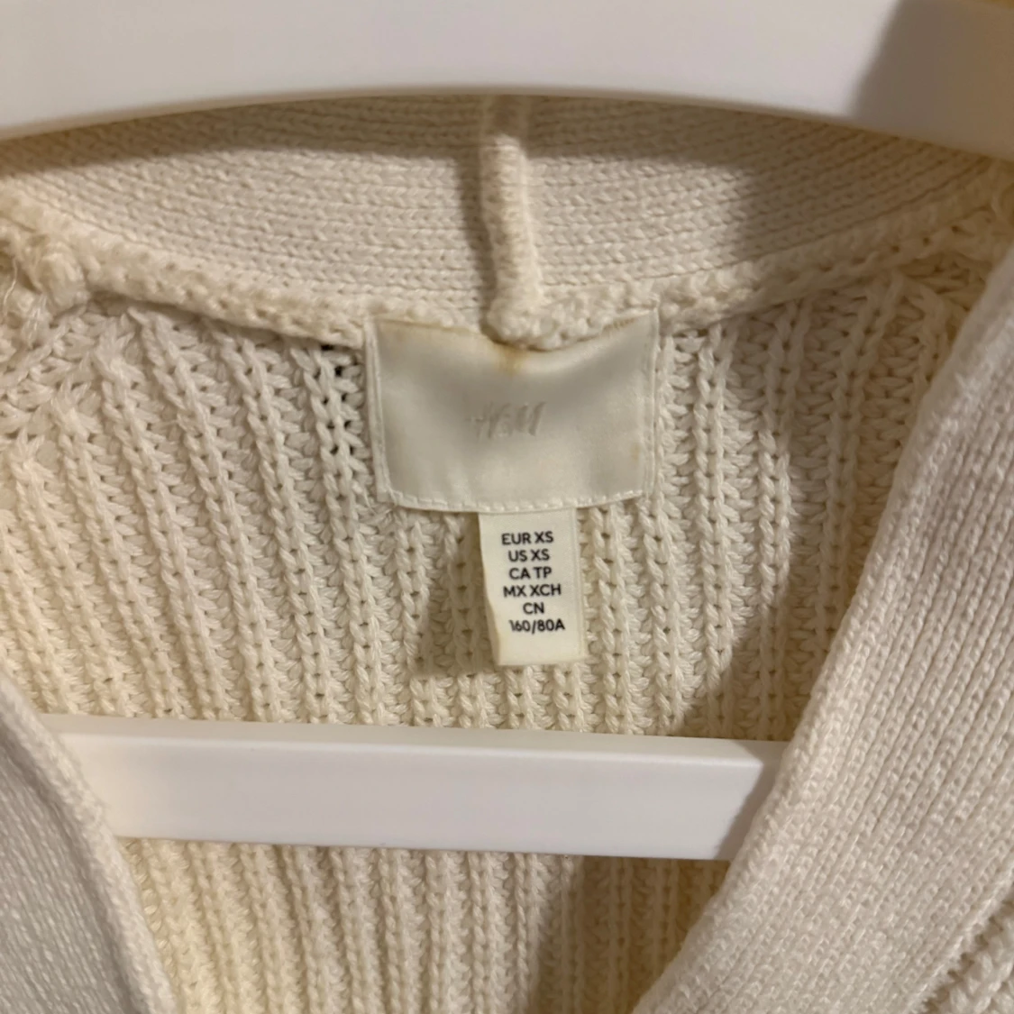 Vit stickad kofta från H&M - 2