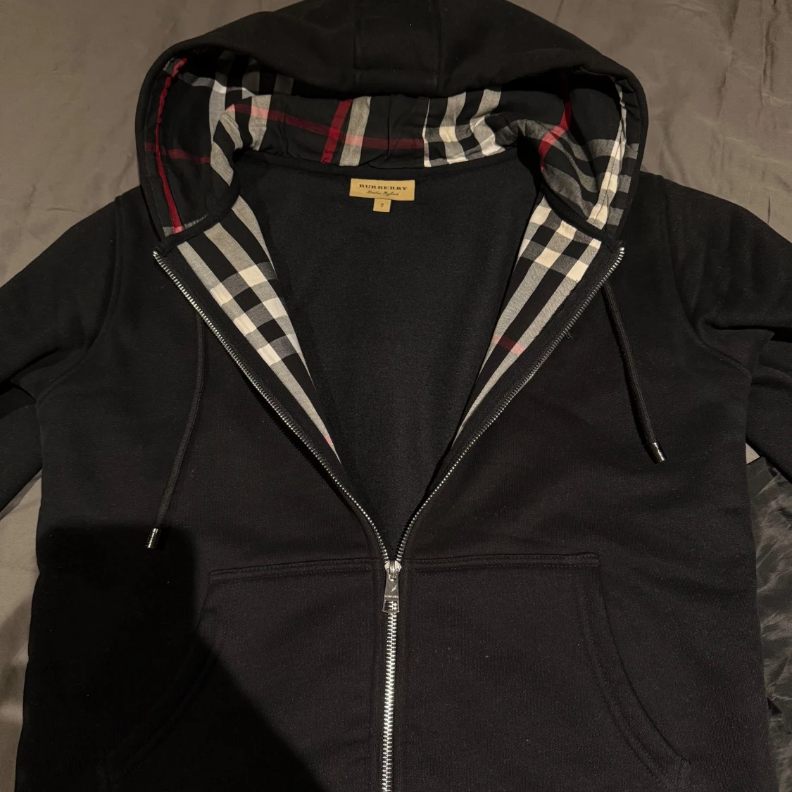 Svart huvtröja från Burberry