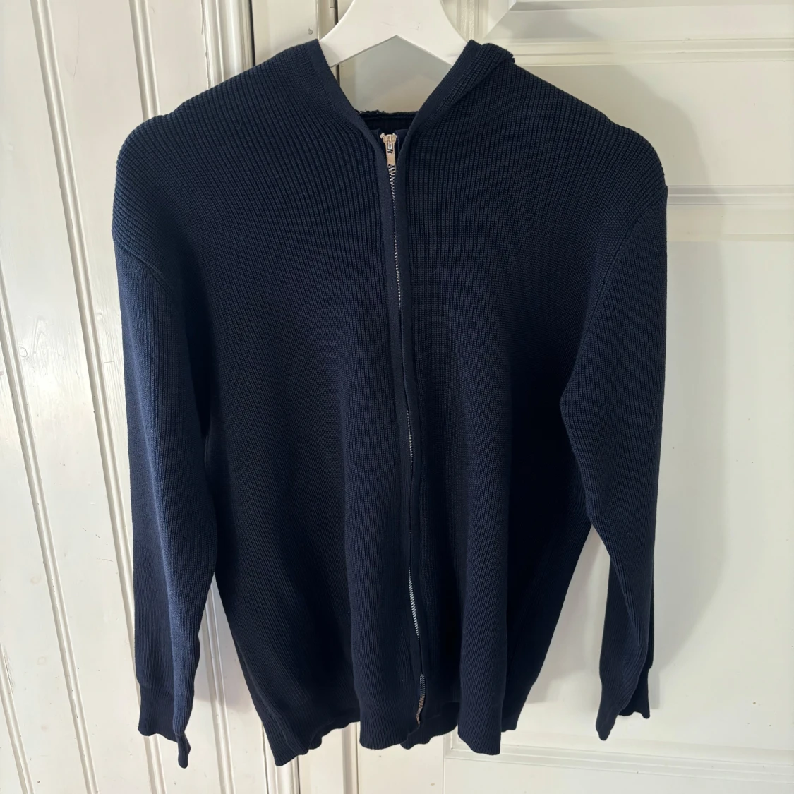 Mörkblå stickad kofta - 1