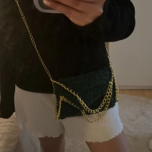 Stella marcartny liknande väska  - Mörkgrön stickad väska som liknar Stella marcartny, pris kan diskuteras 