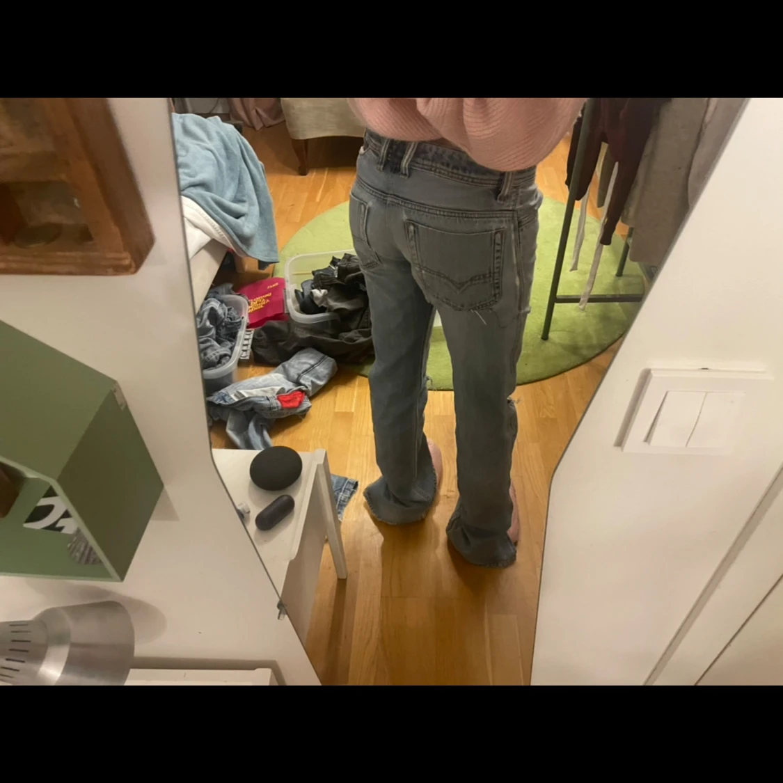 Blå jeans med slitningar - 2