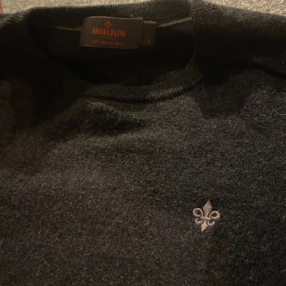 Svart stickad tröja från Morris - 1