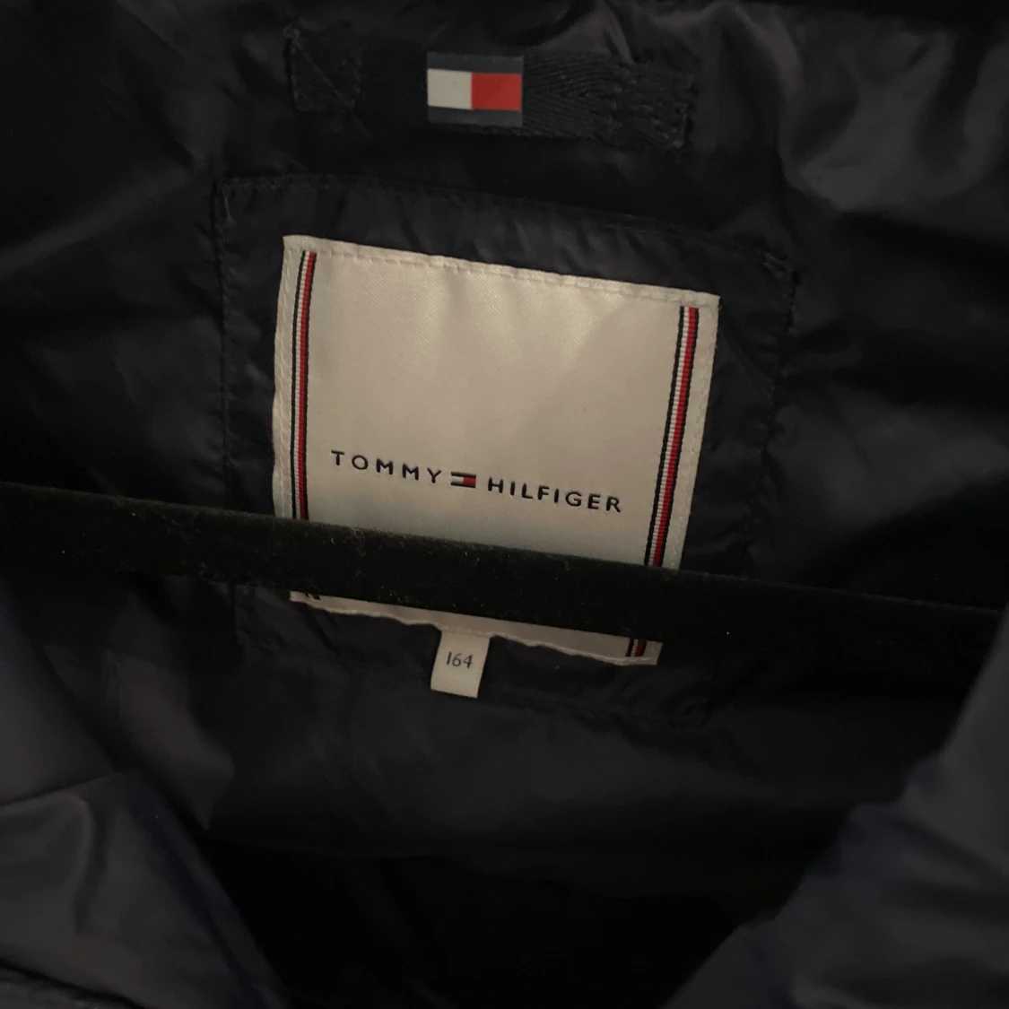Mörkblå dunväst från Tommy Hilfiger - 2