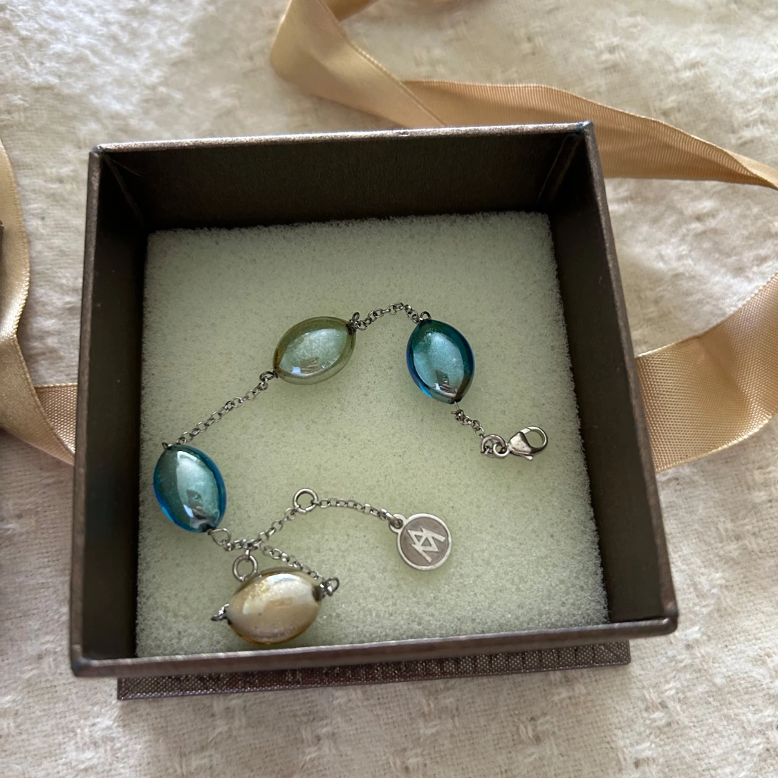 Ny AMV Jewels silver armband med färgade stenar