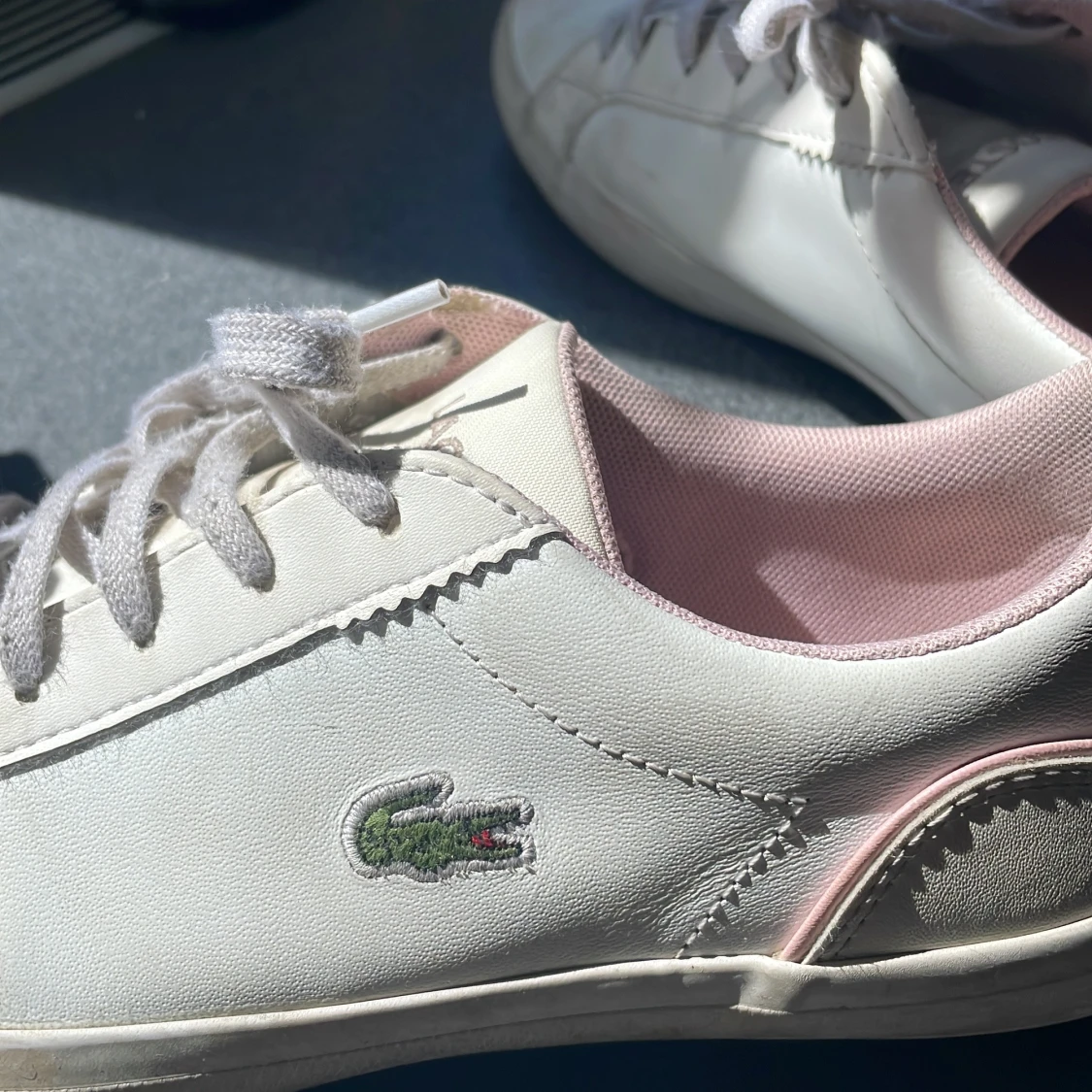 Vita/rosa Lacoste sneakers - 1