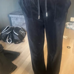  Svarta mysbyxor Juicy - Jätte fin och sköna