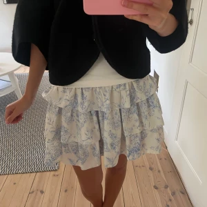 Volangkjol - Såå fin kjol köpt på Jackie!!