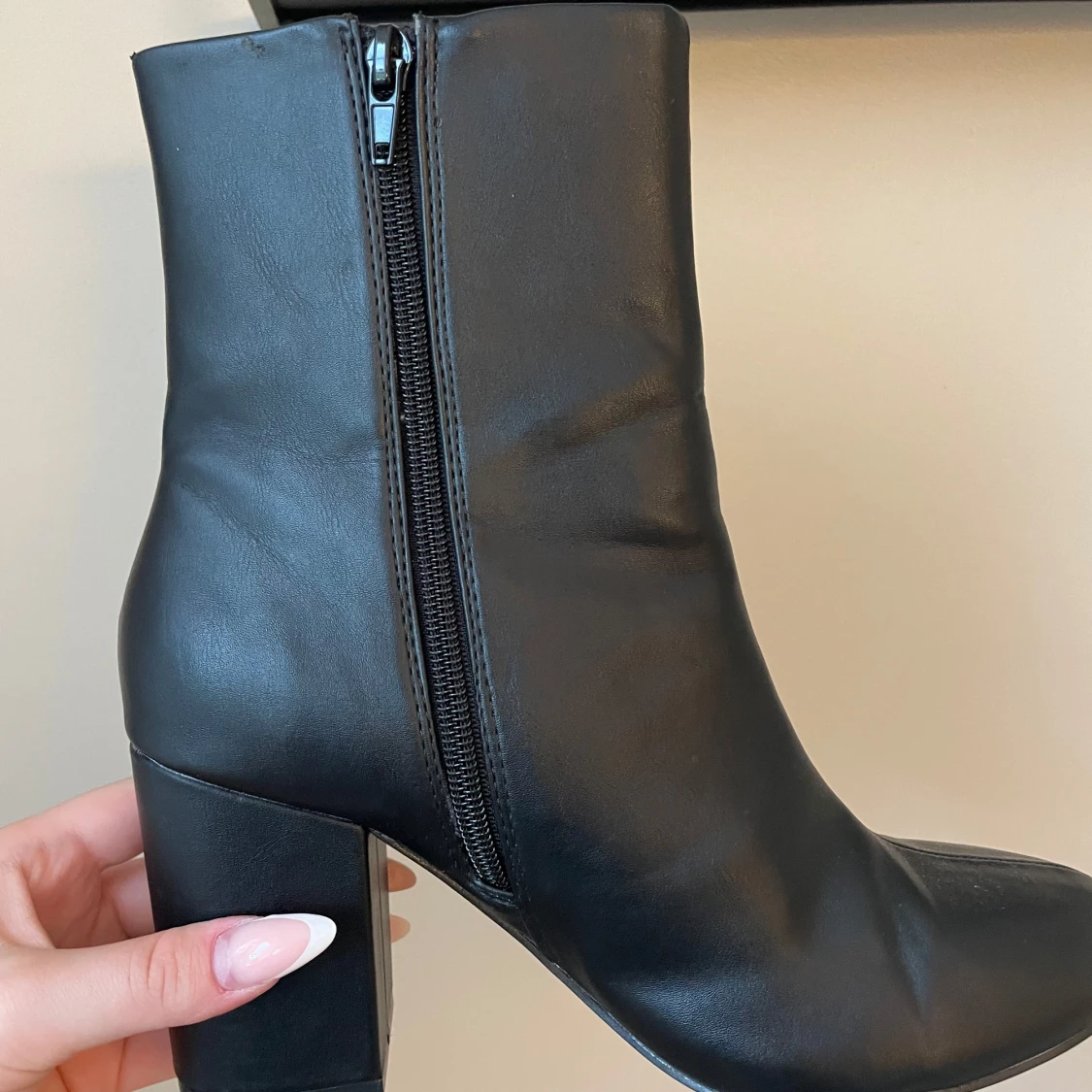 Svarta boots med klack och dragkedja - 3