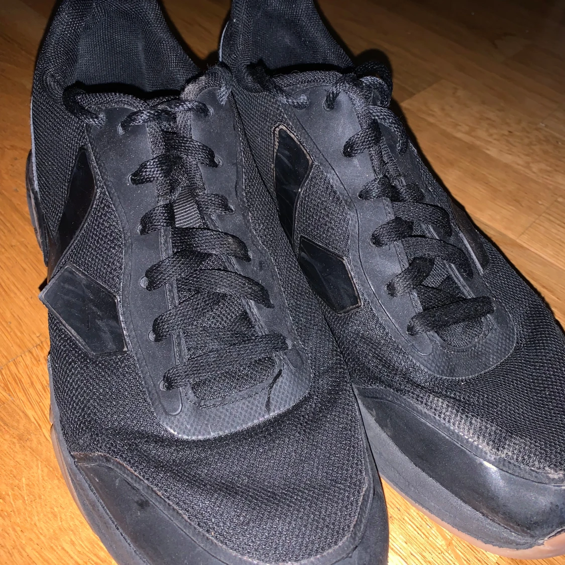 Svarta träningsskor från Asics - 1