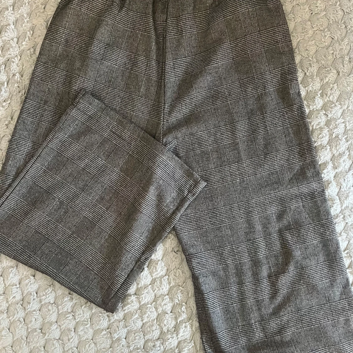 Rutiga kostymbyxor från Lindex - 1