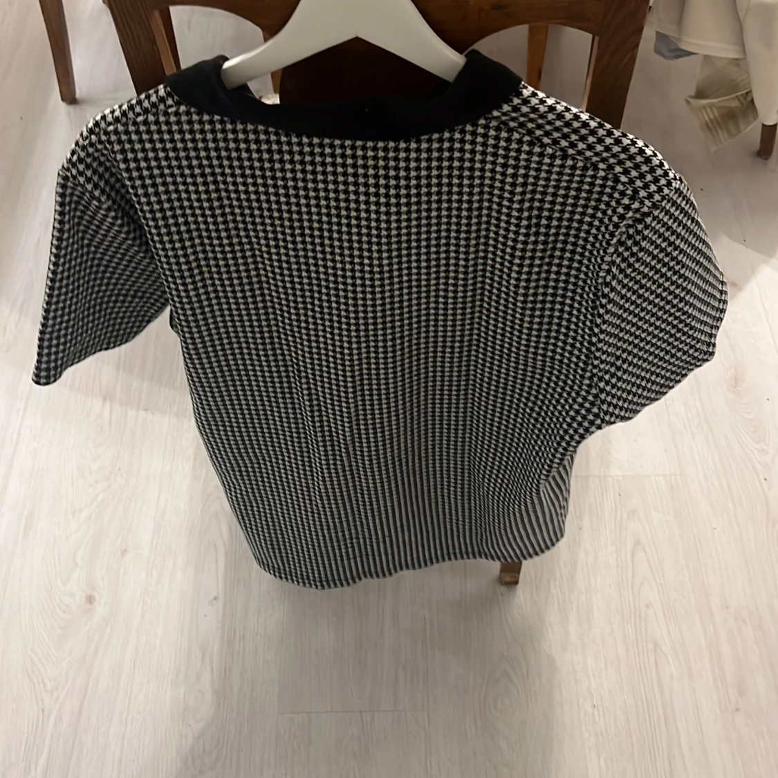 Svartvit rutig pikétröja från ASOS  - 2