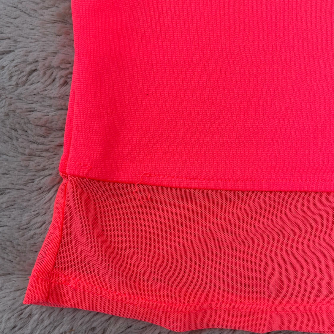 Neonrosa mesh-linnetopp från H&M Divided - 4