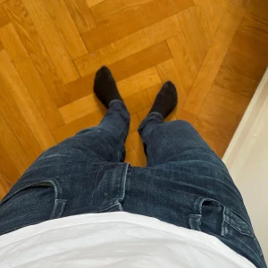 Replay jeans - Jeans från Replay i storlek 31/32, passar mig som e 180 bra, väldigt bra skick och snygg färg, skriv vid frågor.