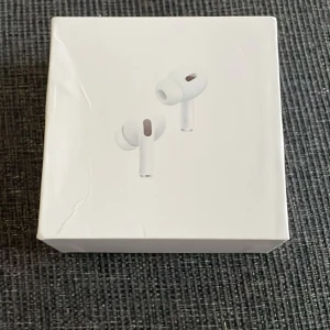 AirPod Pro 2 - BRAND NEW AIRPOD PRO 2               Bought from Power.                                 No kvitto