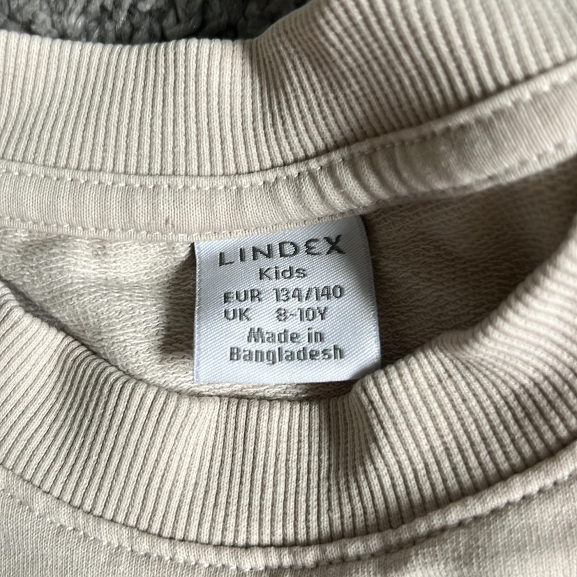 Beige t-shirt från Lindex - 2